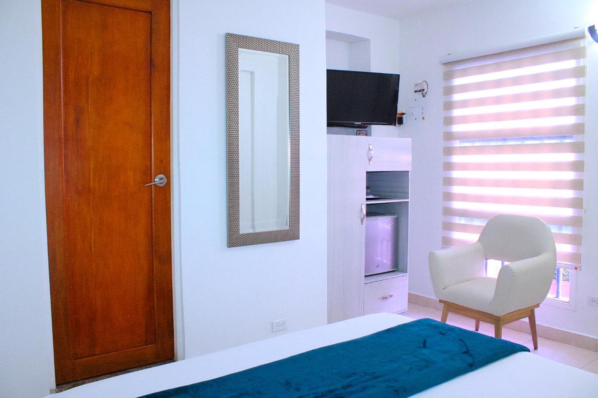 Hotel At The Park 3*